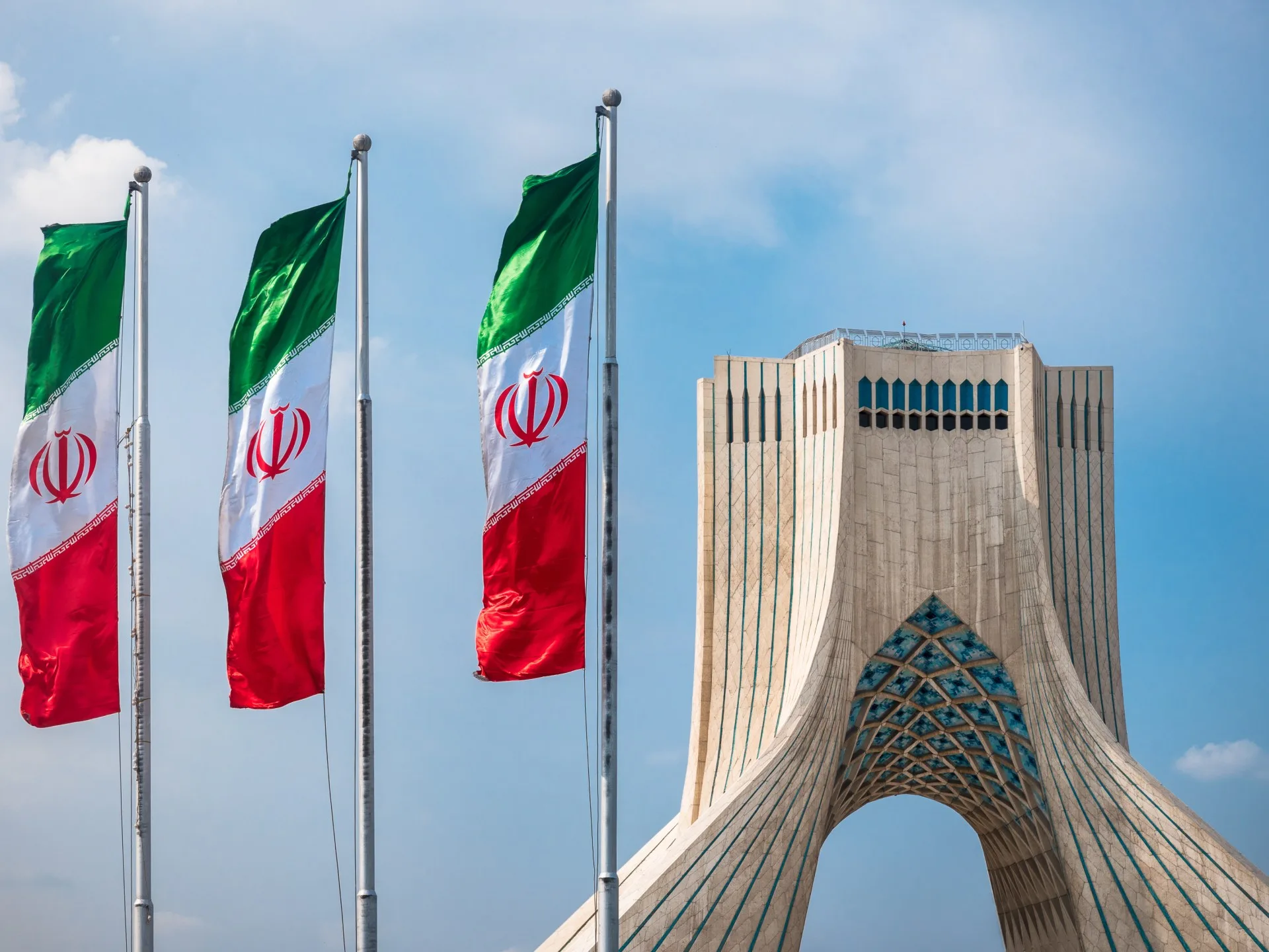 ايران تربط مغادرة وفدها برفع الحصار الأميركي