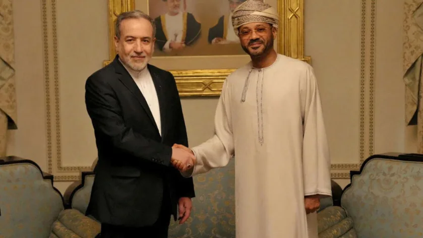 بحث هيثم بن طارق، سلطان عُمان، مع عباس عراقجي، وزير الخارجية الإيراني، في العاصمة مسقط، اليوم، تطورات الأوضاع الإقليمية