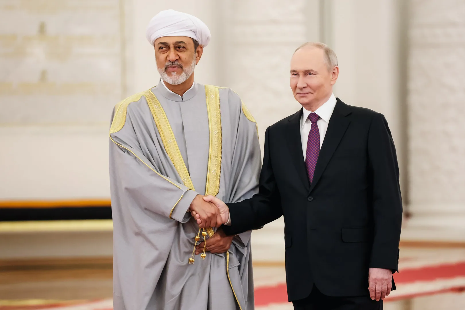 سلطان عُمان يهنئ بوتين بمناسبة الذكرى الـ81 للنصر على النازية