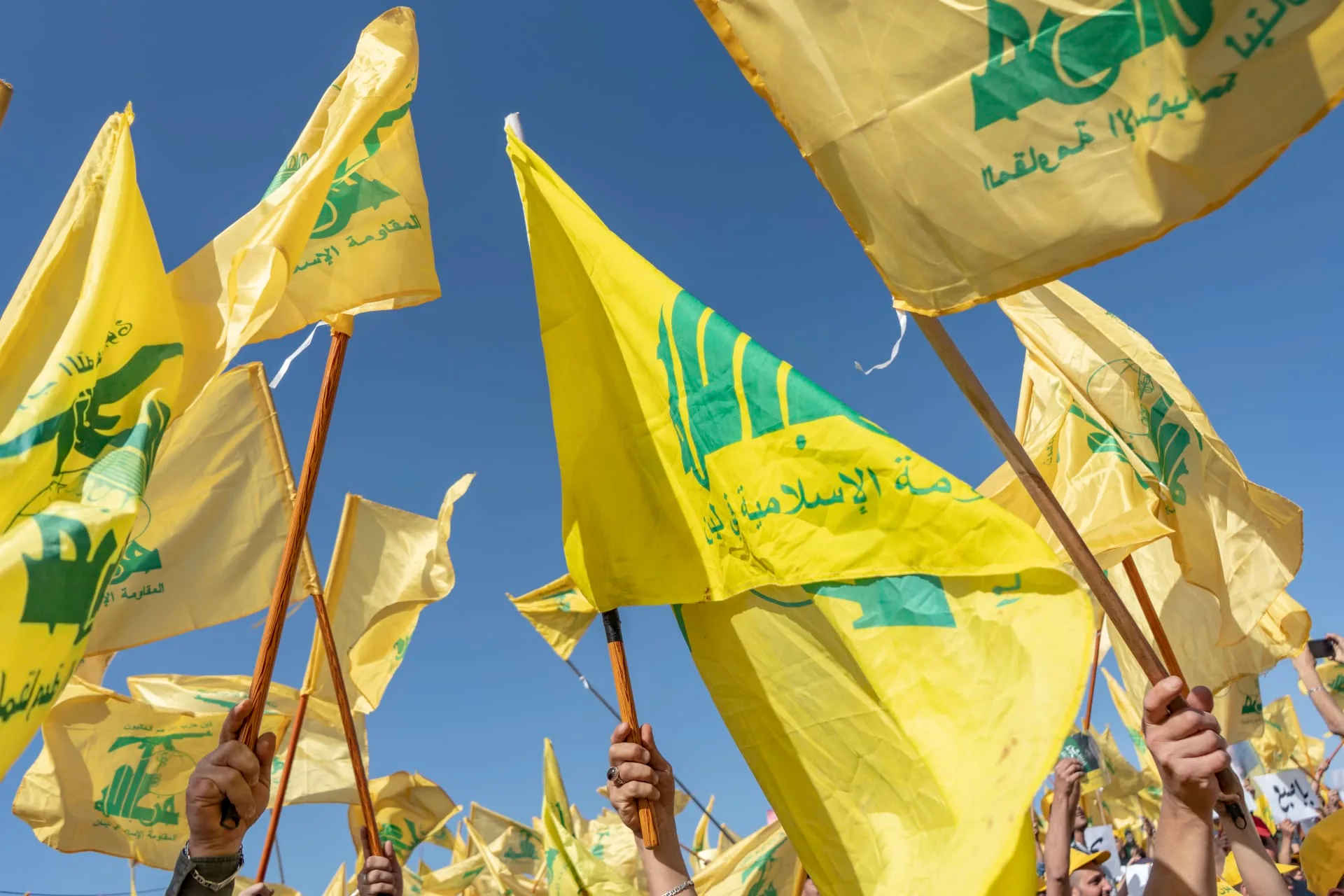 “حزب الله” يرفض أي مسار سلام مع إسرائيل ويحذر السلطة اللبنانية من “التنازلات”