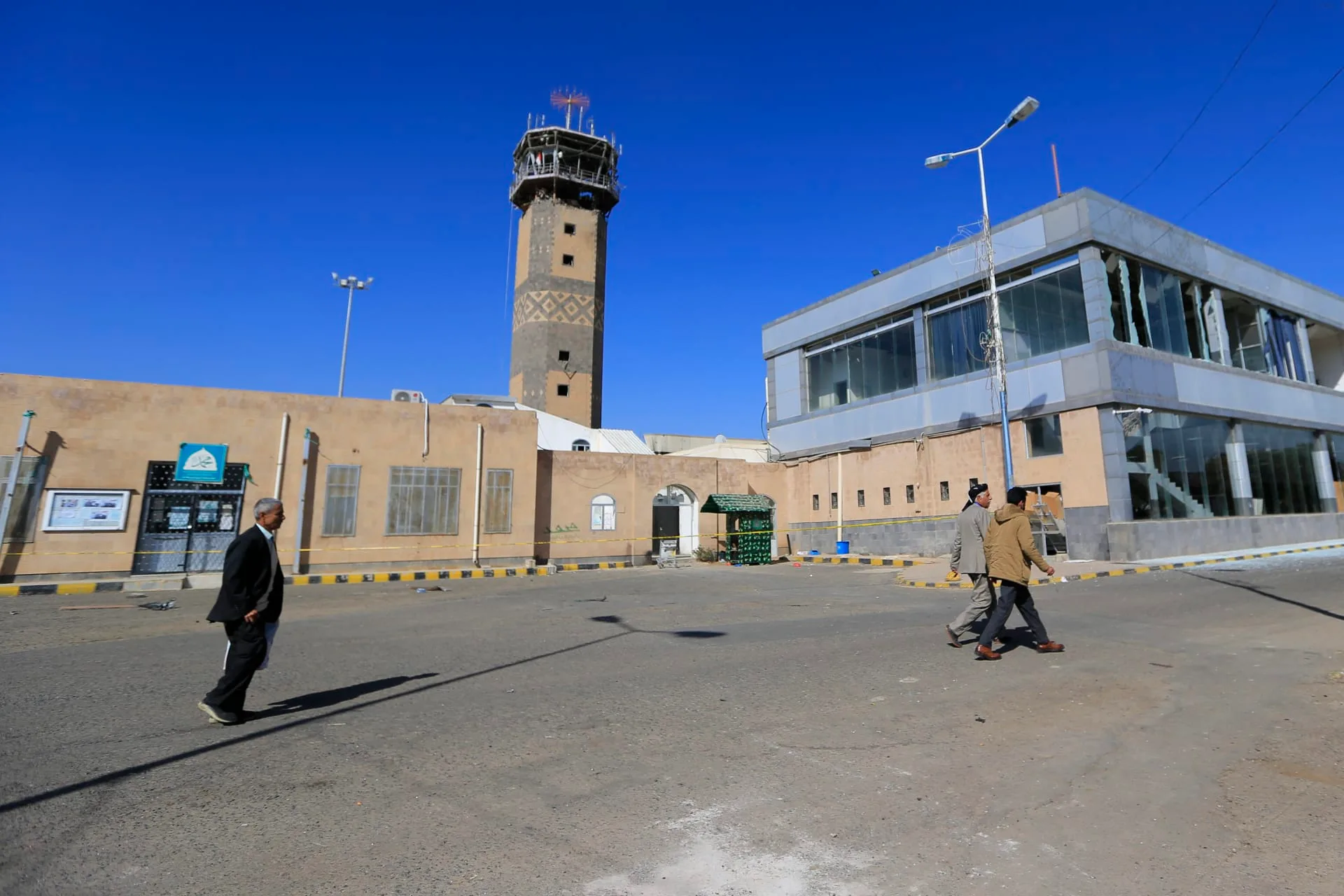 الخارجية اليمنية: استهداف السعودية لمطار صنعاء أنهى مرحلة خفض التصعيد