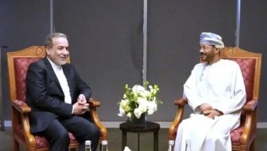 طهران تطرح 3 مطالب في مفاوضات عُمان مع واشنطن.. رفع القيود عن النفط وتخفيف العقوبات أبرزها